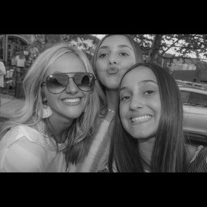 Meet your Posher, Kinley